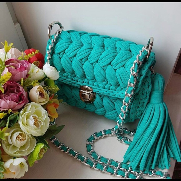 Meet your Posher,Flaviennefazy the handmade seller - Picture 2 of 5